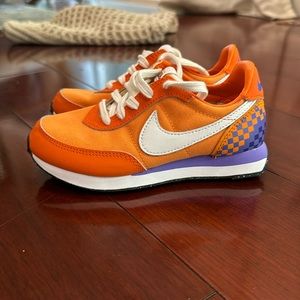 Toddler Nike Shoes sz 10.5c